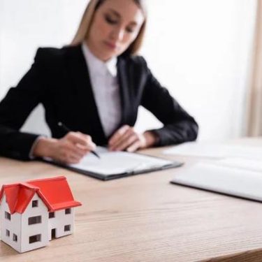 The Real Cost of Choosing the Wrong Real Estate Mentorship