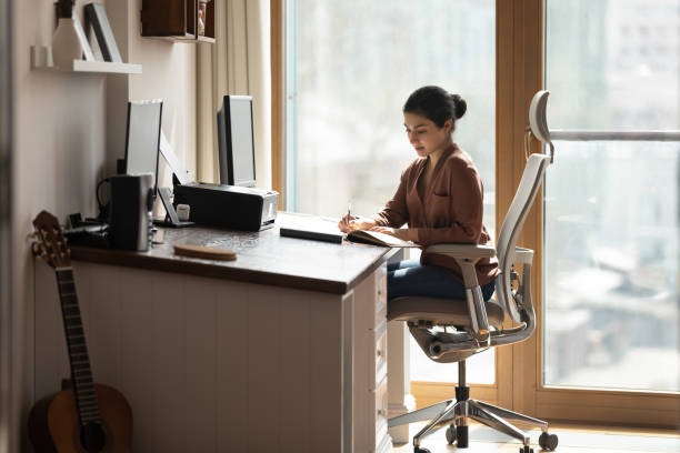 Modern Ergonomic Desks for Office for a Healthier Workspace