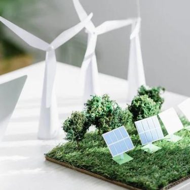 Top Reasons to Replace Aging Solar Panels for Better Output