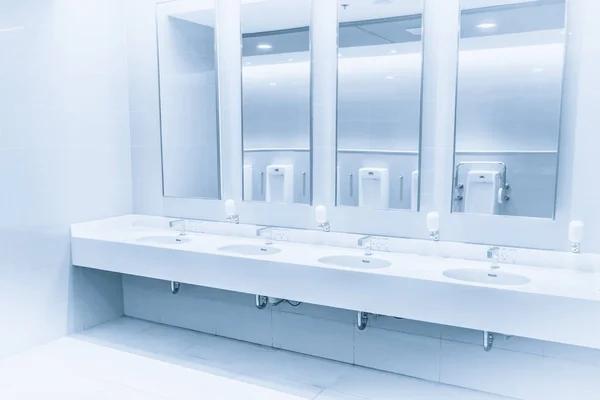Finding a Durable Commercial Sink for Daily Use