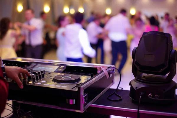 Ways a Professional Wedding DJ Keeps Guests on the Dance Floor