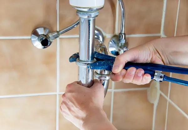 How to Decide Between Water Heater Repair and Replacement