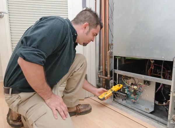 What to Expect During a Professional Home HVAC Repair Visit